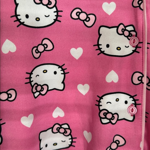 Hello Kitty Pink Pajama Set 2 piece Button Front XL NWT - Picture 3 of 5